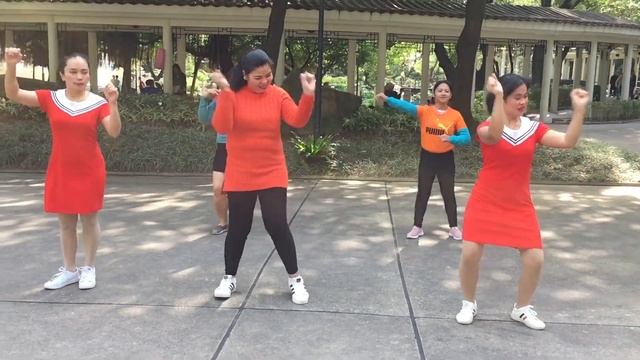 Makarina Dance