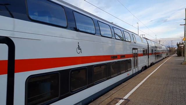 Stadler KISS 4010 107 als IC 2389 nach Konstanz in Böblingen am 29.12.2022 смотреть онлайн