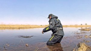 Мормышинг взабродку. С ТАКИМ КЛЁВОМ На Спиннинг и удочку не надо!