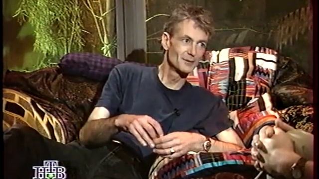 Peter Hammill at "Cafe Oblomov" TV programme hosted by Artemy Troitsky, May 1995 смотреть онлайн