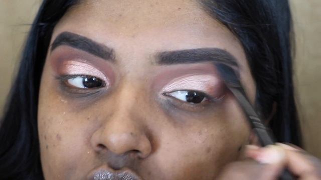 Pink Glitter Cut Crease смотреть онлайн