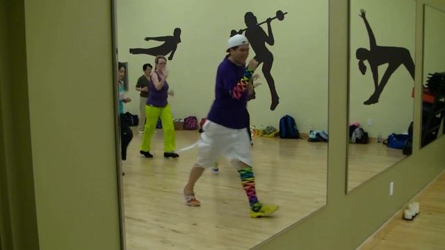 La Quiero A Morir - DLG - Salsa Fitness Class W/ Bradley - Crazy Sock TV