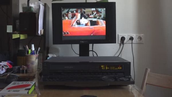 Видеомагнитофон Panasonic NV-HS 1000