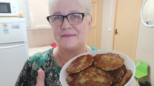 " Жизнь на пенсии ".. Картофельные драники с колбасой - это вкусно🍛!!