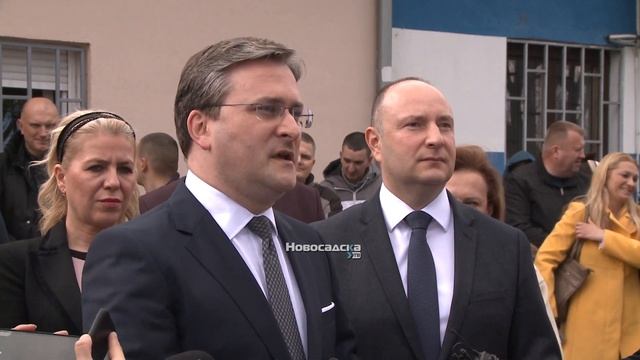 Gradonačelnik posetio rekonstruisani Klub penzionera „Slana bara“ смотреть онлайн