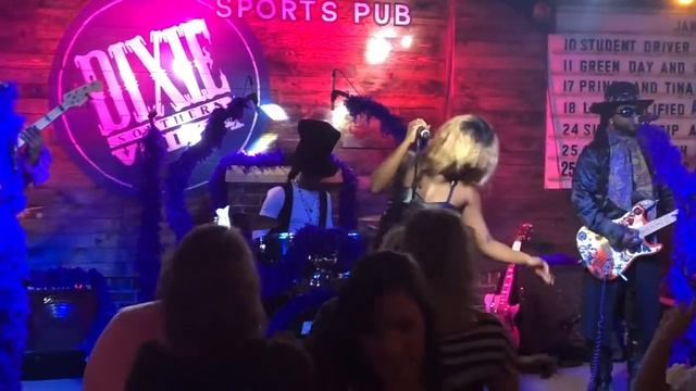 Timeless Tina - Tina Turner Tribute Band смотреть онлайн