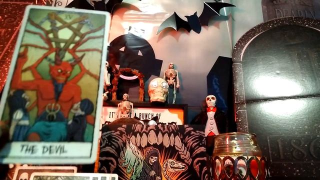 The Beauty of Horror Tarot Guidebook (2021) ~ Robert, Alan смотреть онлайн