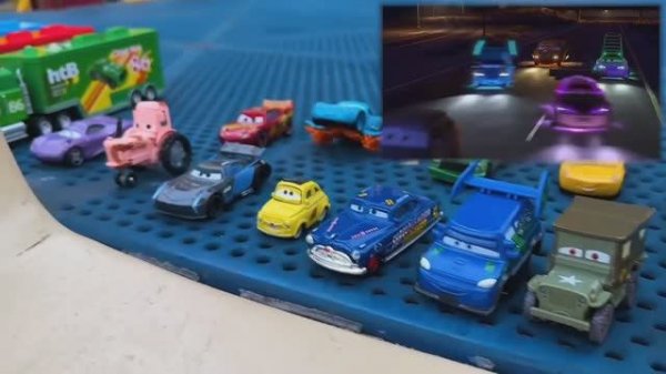 искать машины Маквин ✴️🚘🌟
Mencari Mobil Baru, Lightning Mcqueen, Sally, Disney Pixar Cars, Tayo, M