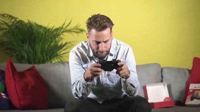 SmartPlay - World Premiere of our Smartphone Gaming Controller смотреть онлайн