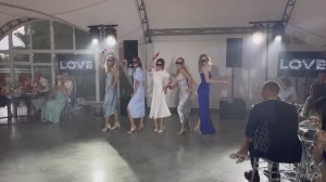 Танец невесты и ее подружек