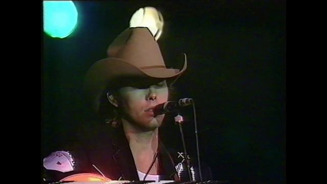 1000 miles - Dwight Yoakam - live 1986 смотреть онлайн