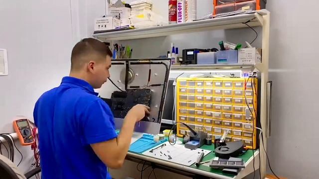 Замена механизма угла наклона (петли) ремонт iMac A1418, A1419 смотреть онлайн