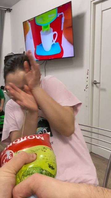 Легендарное видео 😁 Молоко Фонтан 🥛 смотреть онлайн