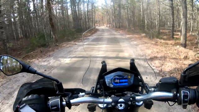 MOTO GUZZI V85 TRAVEL Riding An ITALIAN ADVenture Bike.