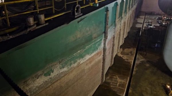 Ремонт Судов на Берегу Пустыни