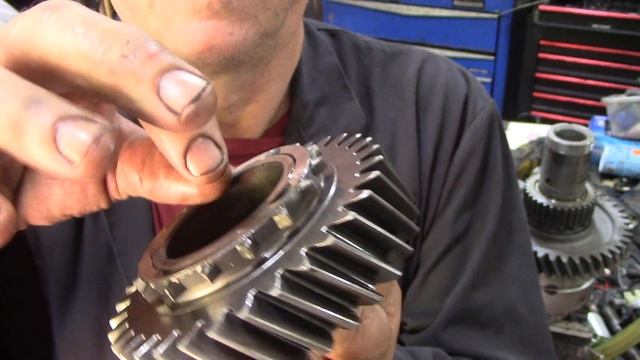 LT230. Assembling the 1:3 transfer gear, but it was not quite right смотреть онлайн