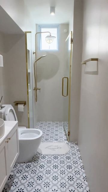 A modern minimalistic bathroom oasis. #interiordesignersg #interiordesign #minimalistdesign смотреть онлайн