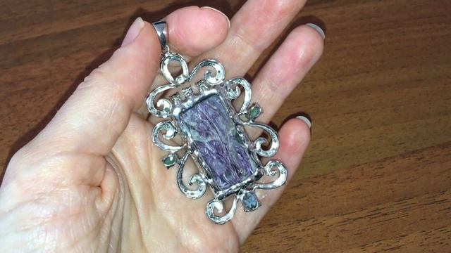 Серебряный кулон с 46-каратным чароитом смотреть онлайн