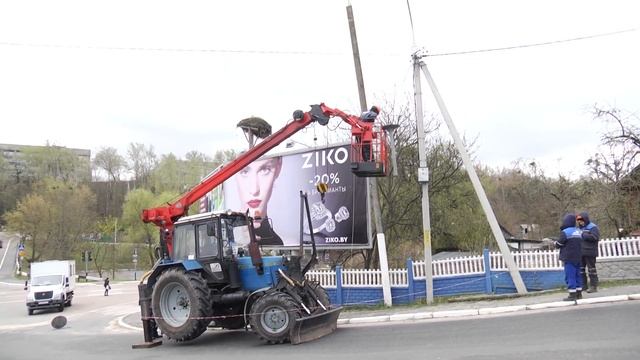 В Мозыре на пл. Примостовой установили новую платформу-опору для гнезда аиста смотреть онлайн