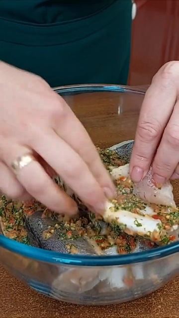 Рыба с перловкой!Или как я перловку под рыбой прятала) #ухтыкухня #еда #кулинария #хек (2) смотреть онлайн