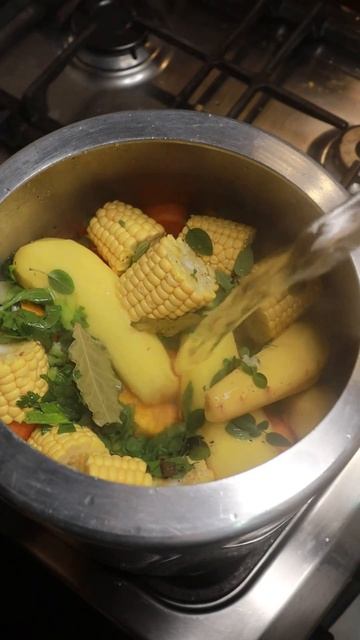 Puchero 🍲#puchero #carne #caldo #sopa #cocina #paraguay #shorts #tipica #receta #tutorial #vlog #fy смотреть онлайн