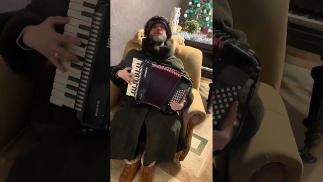 Музыкальное поздравление от автора канала - МЕДВЕЖИЙ СОН ￼ смотреть онлайн