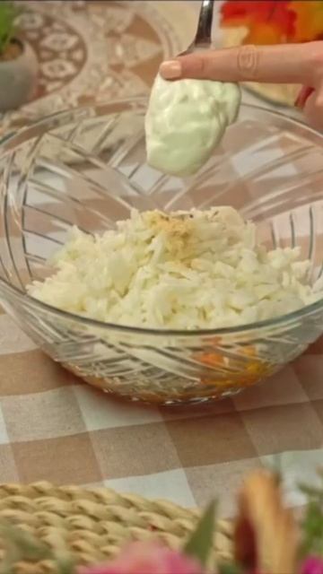 НОЖКИ В СЛОЕНОМ ТЕСТЕ С РИСОМ смотреть онлайн