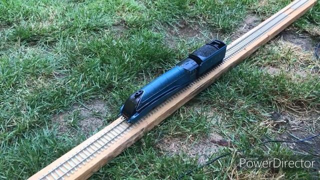 Hornby Live Steam Mallard, first run on garden layout смотреть онлайн
