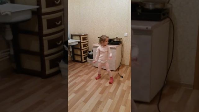 Вика зажигает!!! смотреть онлайн