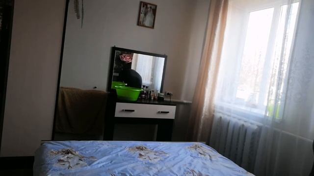 С днем матери. Уборка готовка. Дочь подарила подарок. смотреть онлайн