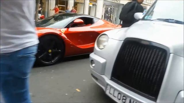 La Ferrari Revving and Cruising In Knightsbridge смотреть онлайн