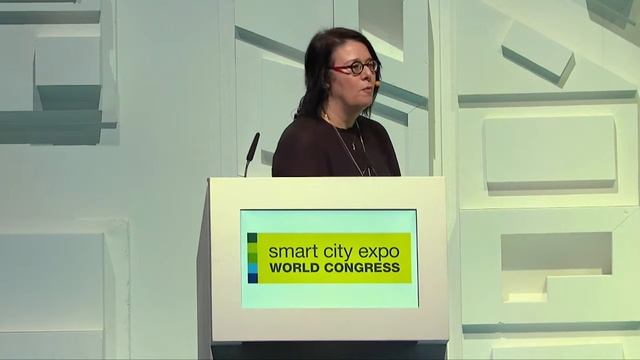 Susan Etlinger - Artificial Intelligence in the Digital City смотреть онлайн