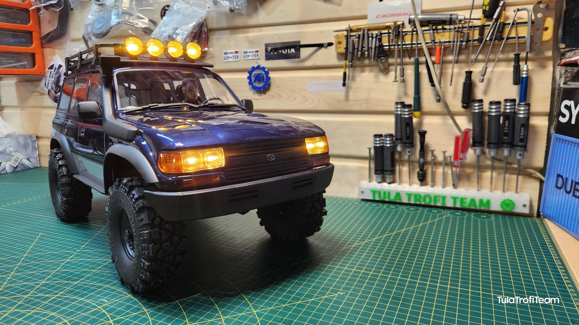 Новинка от FMS. Модель FCX10 PRO. Toyota Land Cruiser 80 смотреть онлайн