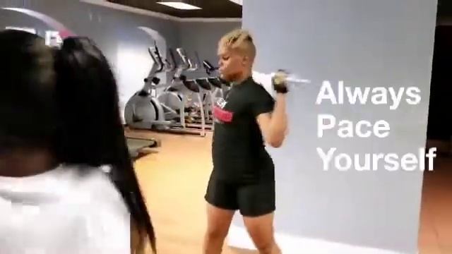 Karen The Fit Granny Standing Oblique Twists смотреть онлайн
