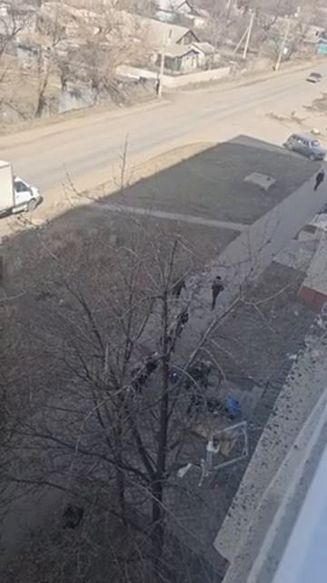 Горловка_ бандеры убивают жителей с дронов смотреть онлайн