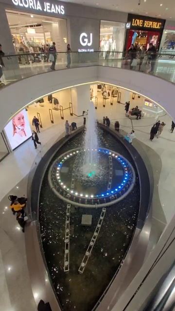 Москва, ТЦ Океания, магазин, фонтан