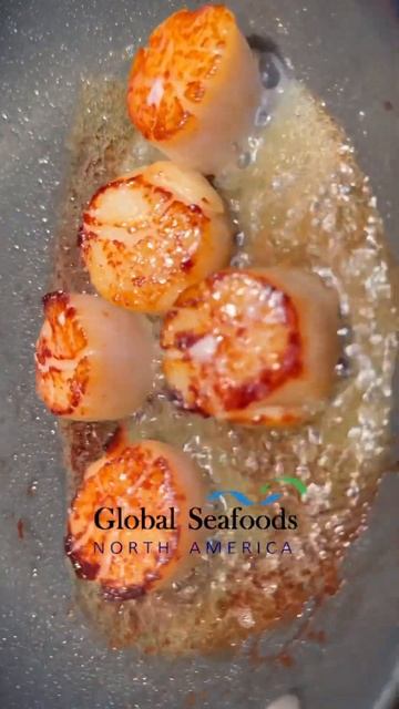 Elegant Pasta Al Amatriciana With Scallops And Crispy Guanciale