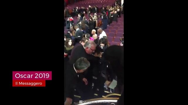 Rami Malek cade dal palco, malore dopo la vittoria dell'Oscar смотреть онлайн