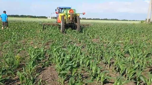 ТЕХНОПОЛЬ.YUKON 3000.6 агрегат для внесення рідких мінеральних добрив в роботі смотреть онлайн