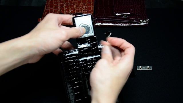 Black Amazon Kindle 4 Leather case with LED Light Crocodile With HandStap смотреть онлайн