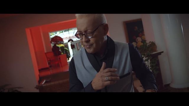 Wichy Camacho - Me Das La Libertad (Official Music Video) | Salsa Romántica смотреть онлайн
