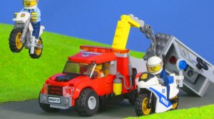 Для детей LEGO полицейская машина и эвакуатор