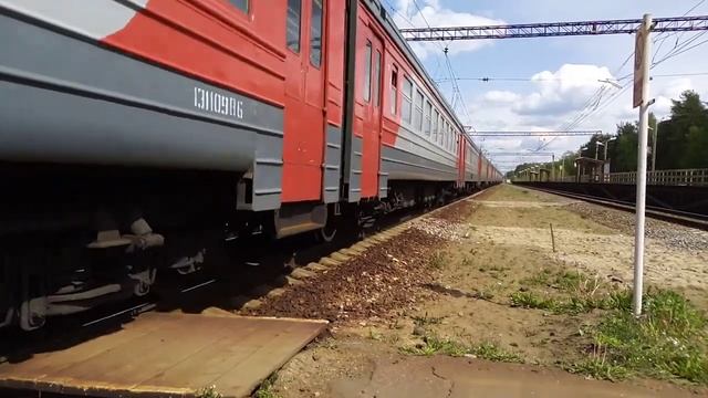 ЭР2Р-7049/7084 НА СТАНЦИИ ВЯЛКИ смотреть онлайн