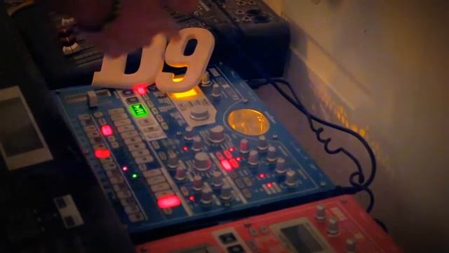 *2013 Reupload* Korg Electribe Original Song "Cartoons" Live Remix смотреть онлайн