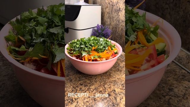 Салат из молодой капусты, идеальное дополнение к любому мясу #быстро #салат #food #еда