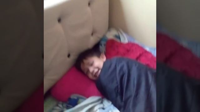 Angel Santiago castigado por el abuelo смотреть онлайн