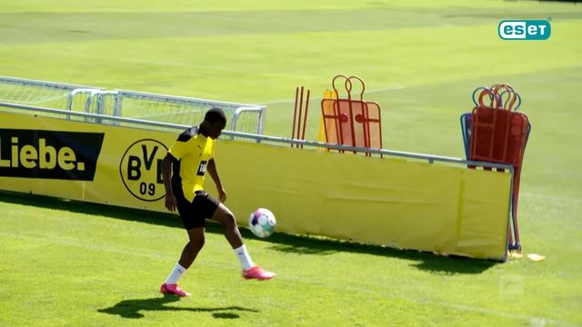 Teaser ESET & BVB: Fußball und Social Media смотреть онлайн