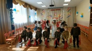 Общий танец на 9 мая в старшей группе "Закаты алые"