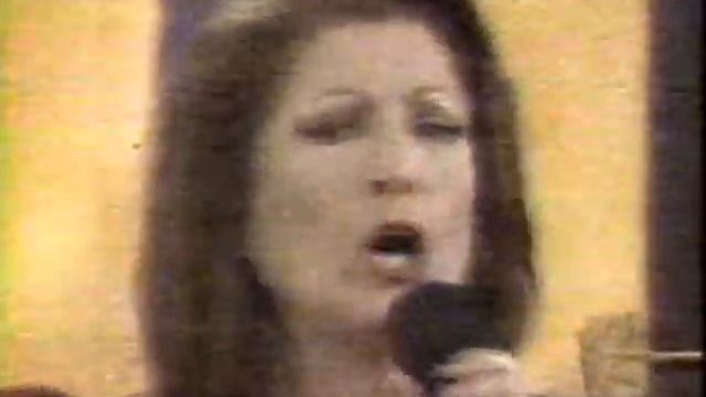 PAQUITA LA DEL BARRIO CANTA CON SU HERMANA EN VIVO смотреть онлайн