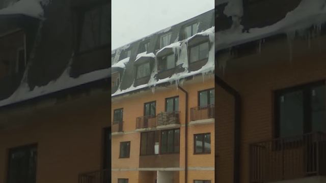 Уборка Снега с крыши смотреть онлайн